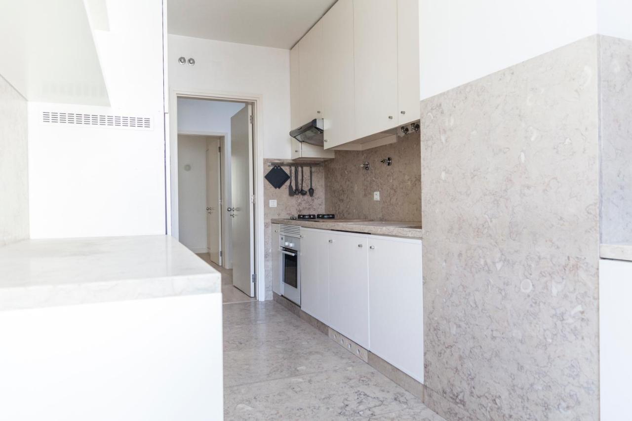Classy 2Bdr Apartment In Downtown By Lovelystay Lisbon Luaran gambar